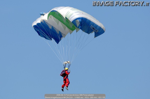 2006-09-10 Ferrara Airshow 089 Paracadutisti